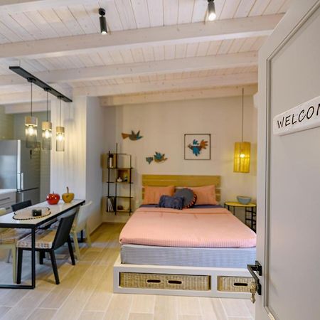 Fiorela'S Casa- A Stylish Loft Apartment In The Heart Of Preveze Dış mekan fotoğraf